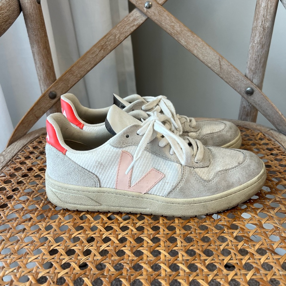 Veja Beige Sneakers with Pink and coral Highlights